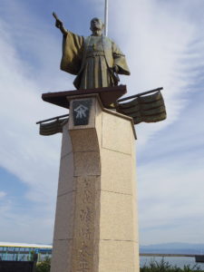 浜崎太平次銅像（指宿市）